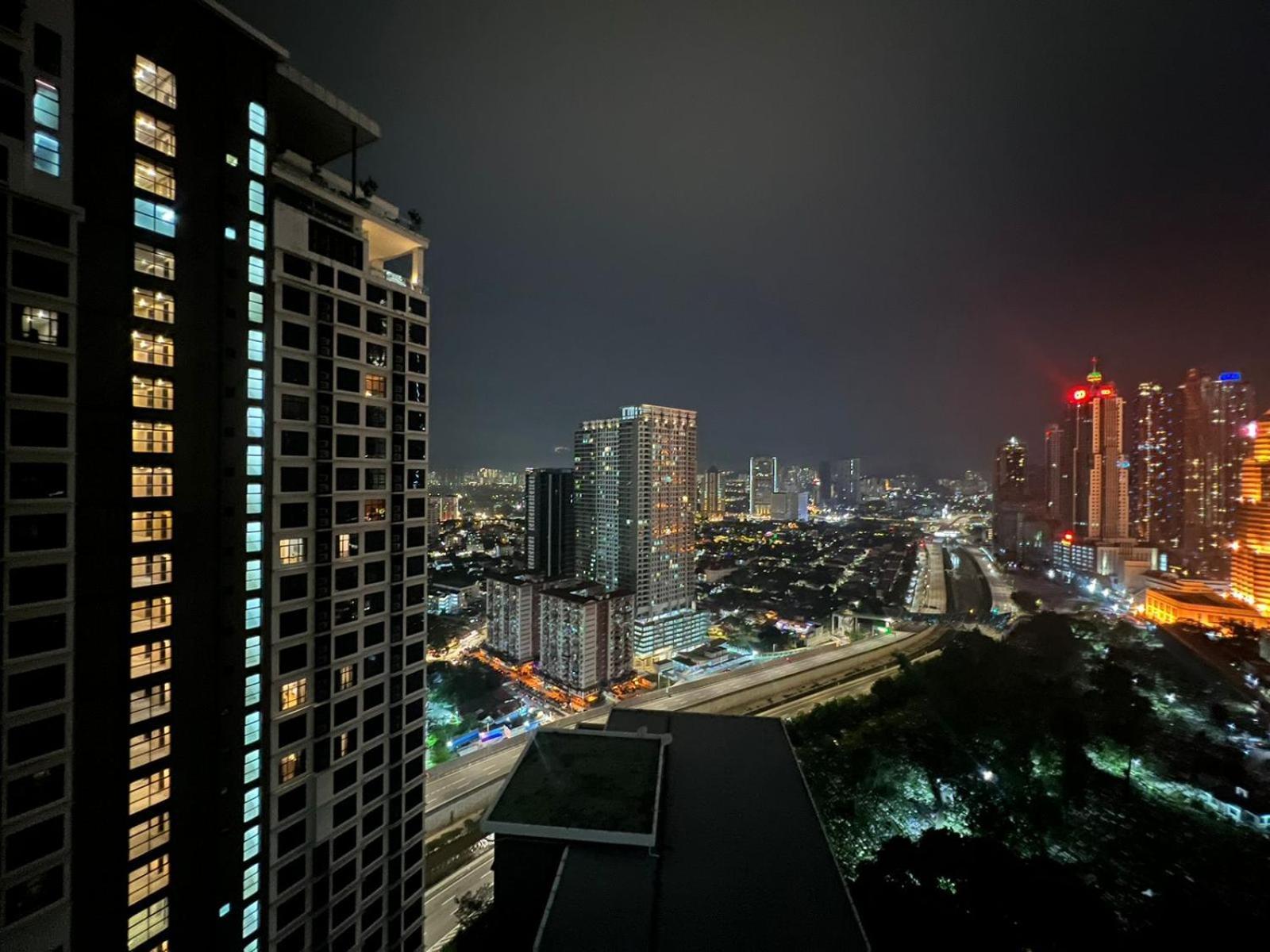 Summer Suites Klcc By Homestay 吉隆坡 外观 照片